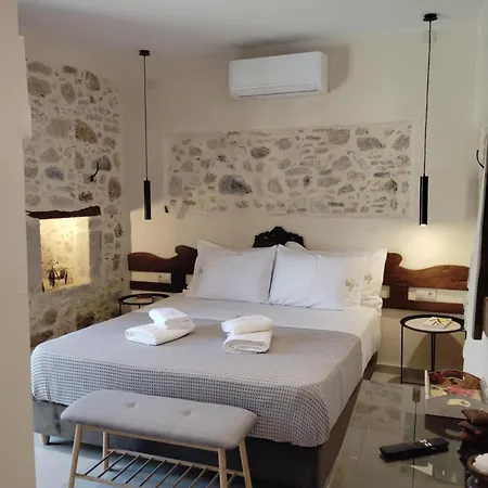 בית כפרי Minfot Local House