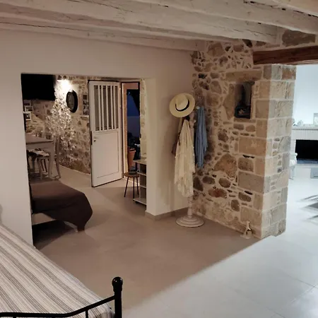 Minfot Local House בית כפרי